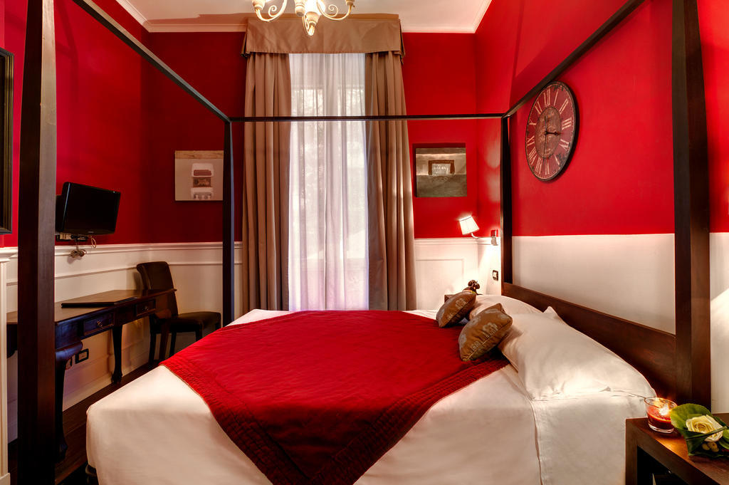 The B Place Rome Room photo