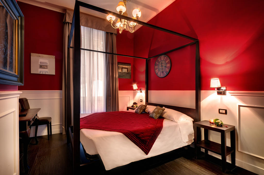 The B Place Rome Room photo