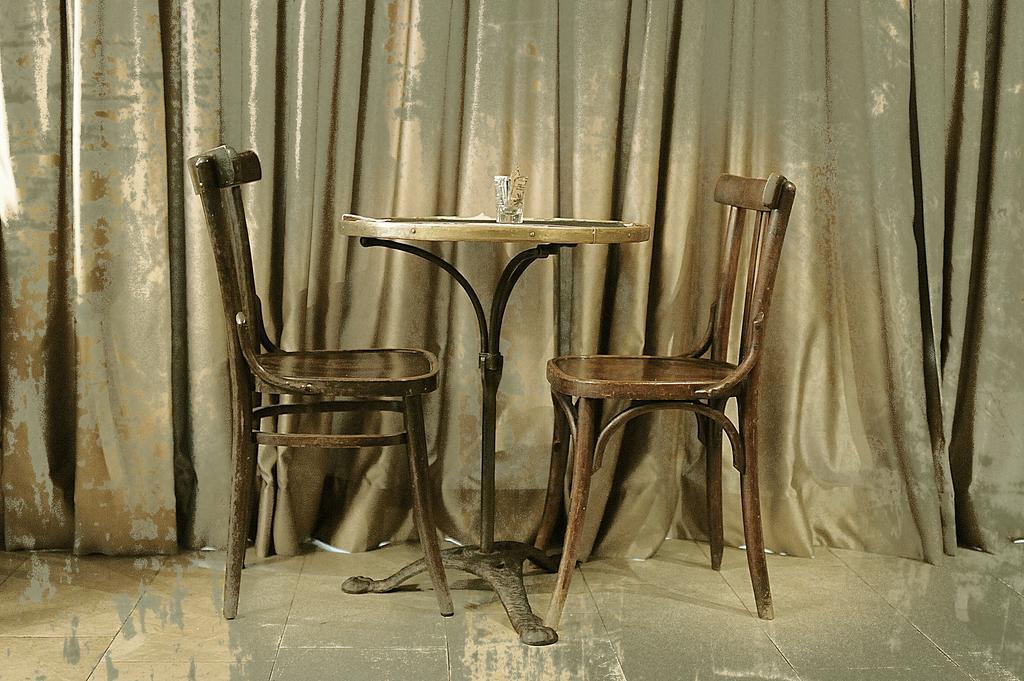 The B Place Rome Room photo